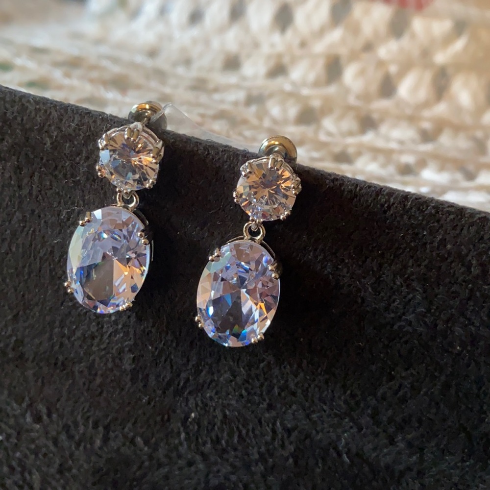 Clear crystal earring new